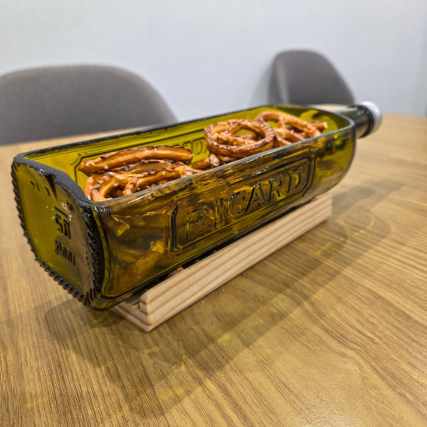 Plateau apéro bouteille Ricard - Coupelle apéritive artisanale en verre recyclé et coupé - Upcycling made in france