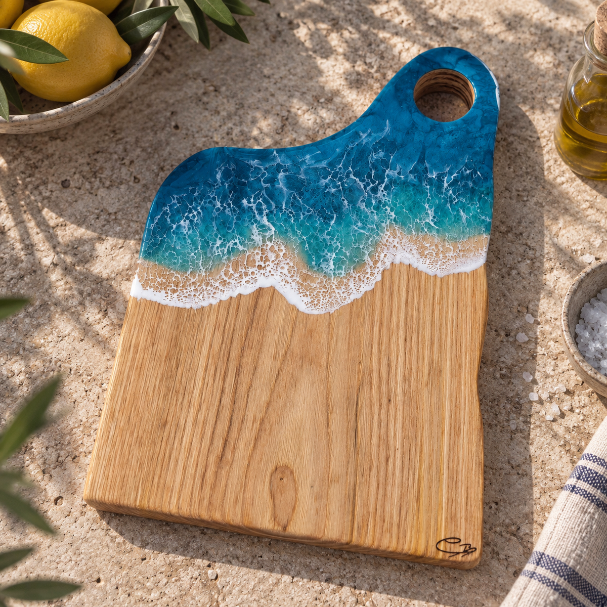 Planche à Découper Vague en Châtaignier Massif Taille S