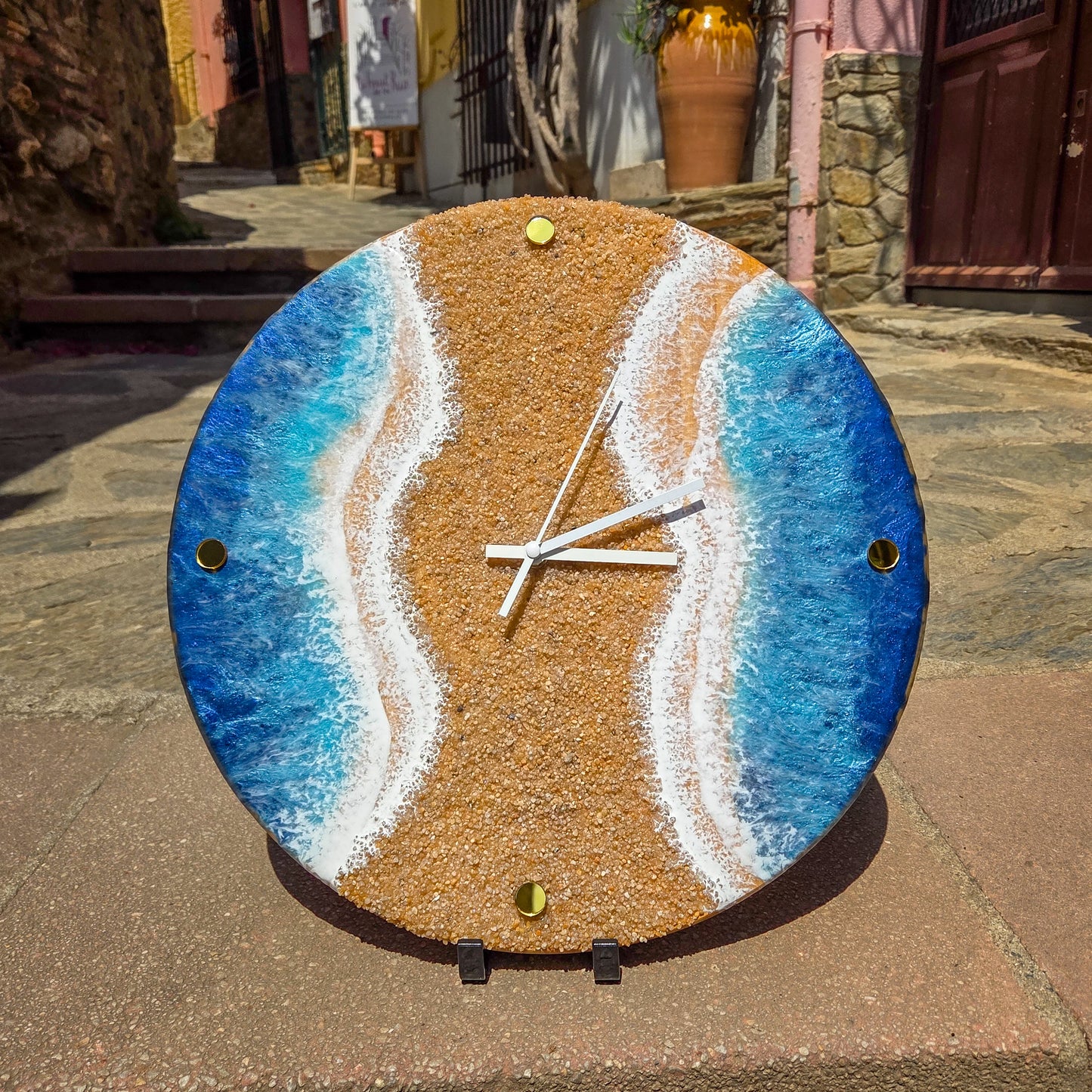 Horloge d’Art "Évasion Marine" — Bois, sable naturel et résine époxy