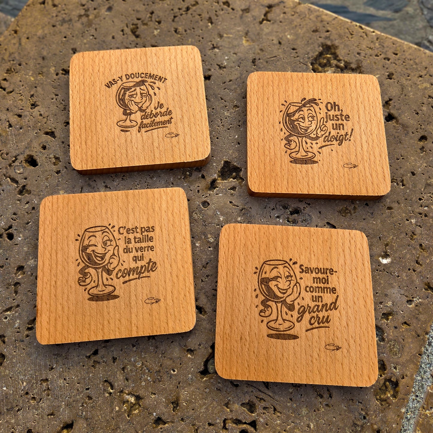 Collection " Apéro sans modération " Lot de 4 sous verres en bois de Hêtre