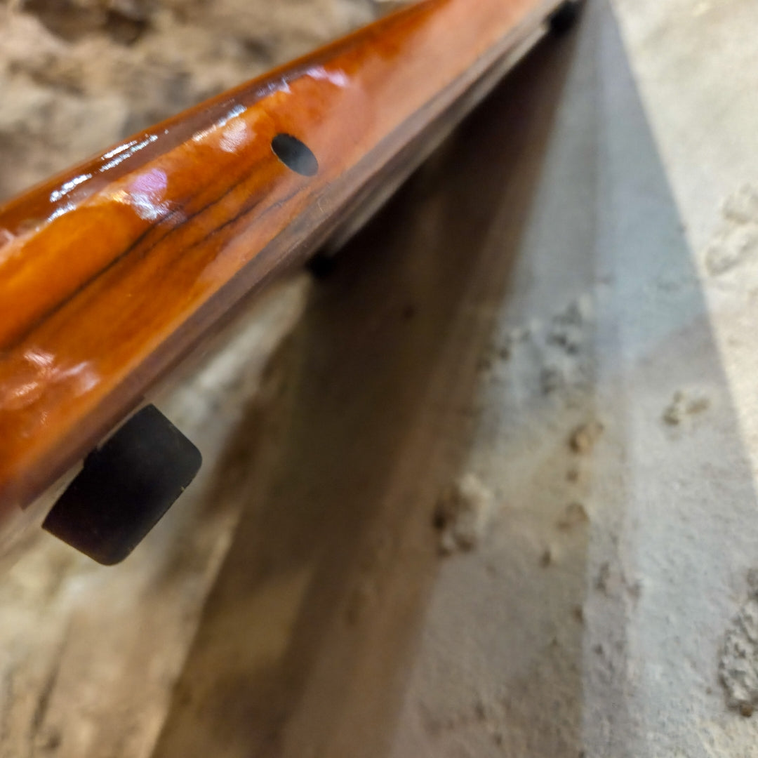 Plateau de présentation en bois de IF et résine époxy