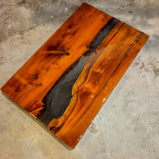 Plateau de présentation en bois de IF et résine époxy