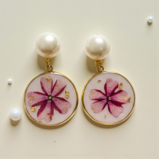 Boucles d’oreilles " Pétales d’Or " Résine & fleurs naturelles roses