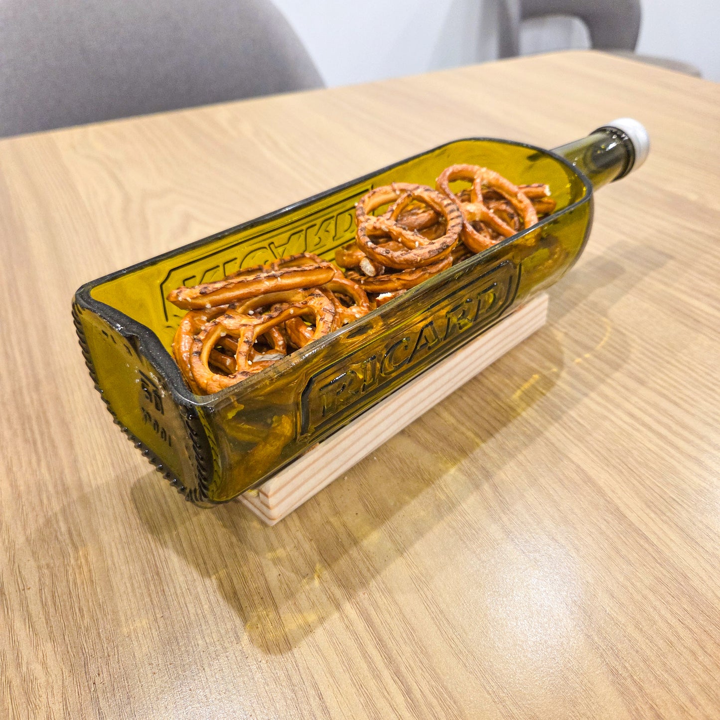 Plateau apéro bouteille Ricard - Coupelle apéritive artisanale en verre recyclé et coupé - Upcycling made in france