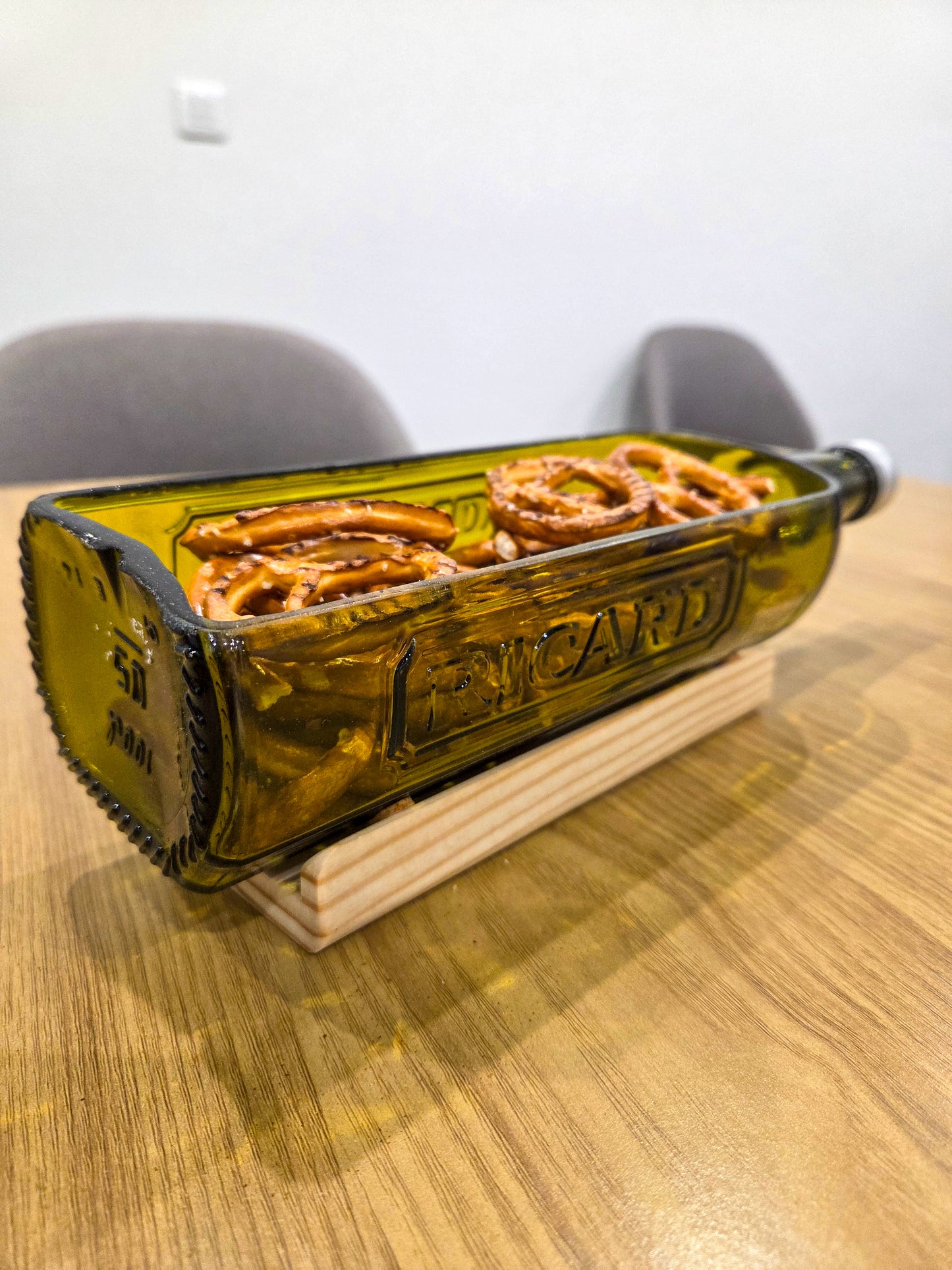 Plateau apéro bouteille Ricard - Coupelle apéritive artisanale en verre recyclé et coupé - Upcycling made in france